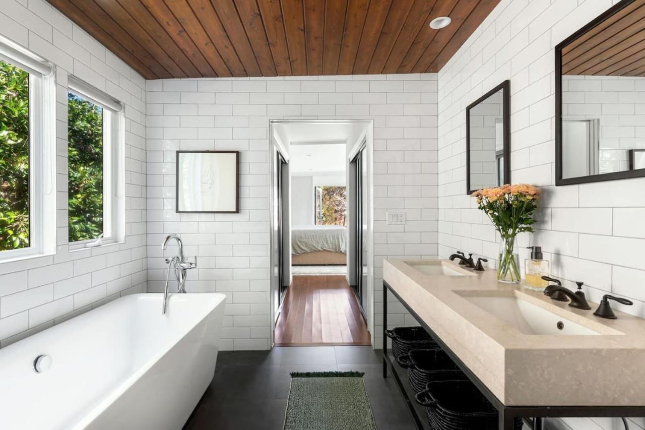 Sun-drenched Spanish Manor In Mar Vista Los Ángeles