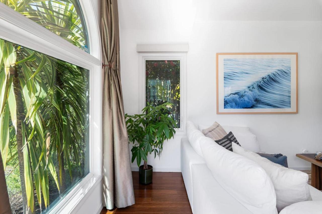 Sun-drenched Spanish Manor In Mar Vista Сasa de vacaciones *