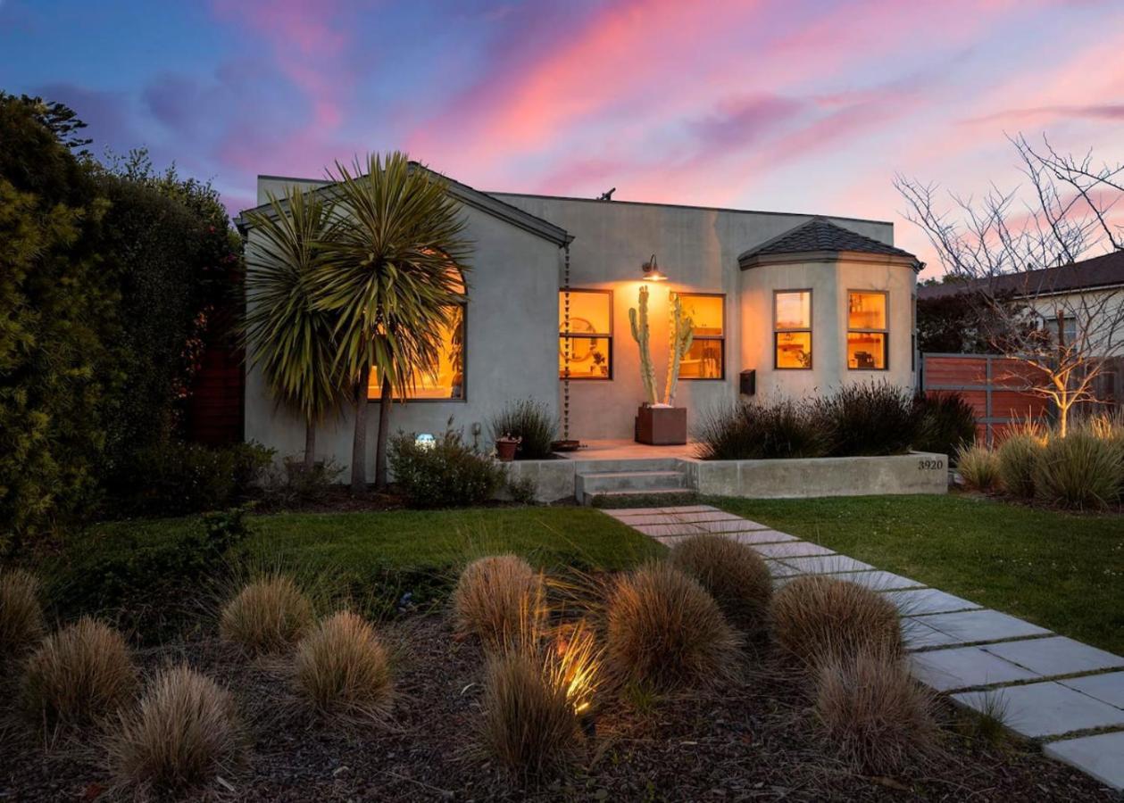 Sun-drenched Spanish Manor In Mar Vista Сasa de vacaciones Los Ángeles